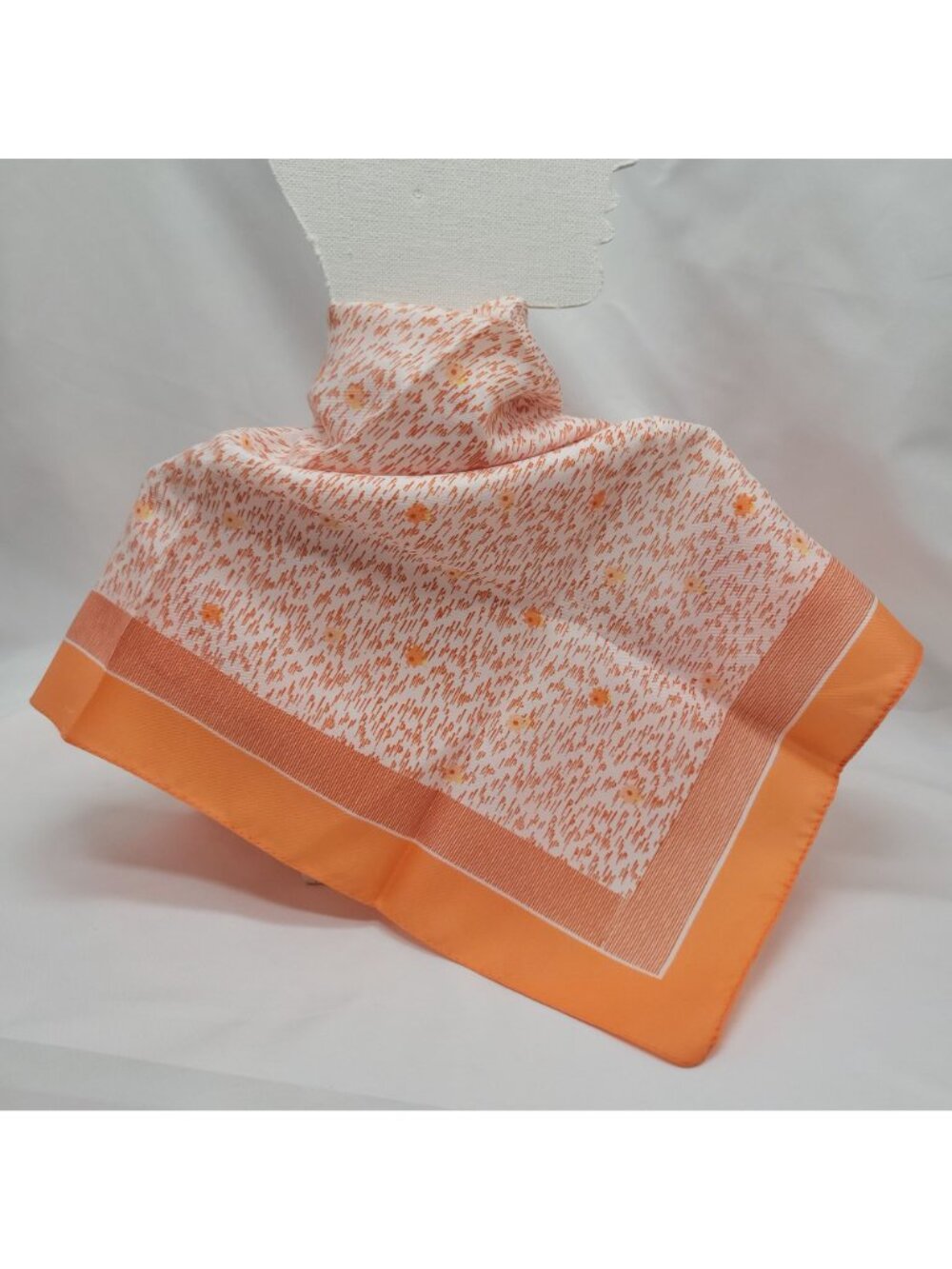 Vtg Orange & White Geometric Floral Scarf 20" Square Made In Italy Polyester - Picture 12 of 13